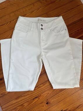Boston Proper White minimal Stretch Jeans,